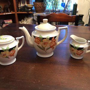 Vintage Japanese Teapot with sugar bowl and Creame